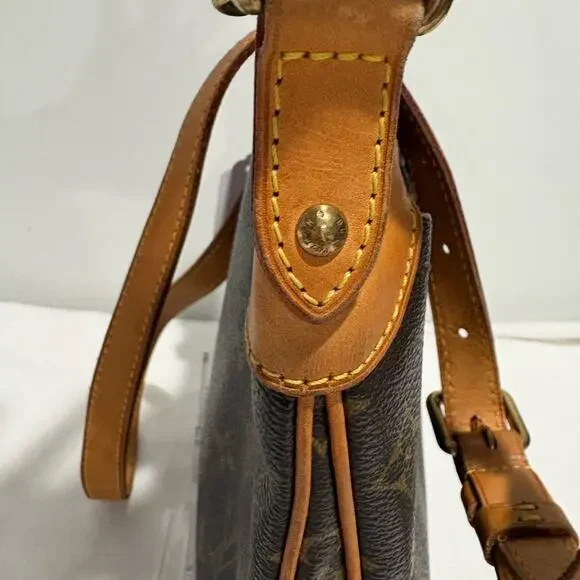 Authentic Louis Vuitton Monogram Odeon PM Crossbody with certificate - Picture 5 of 15